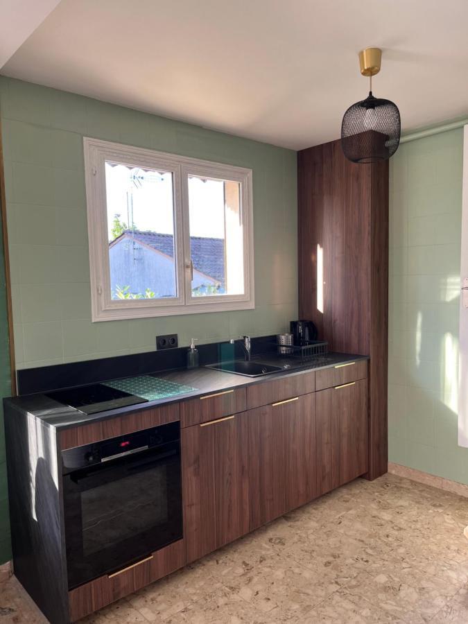 Maison Spacieuse Et Acces Independant Au Centre-Ville De 투르뉘 외부 사진